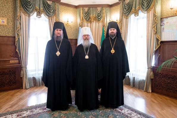 Архиерейский совет Татарстанской митрополии призвал духовенство и мирян сугубо молиться о монашествующих и пастве Украинской Православной Церкви