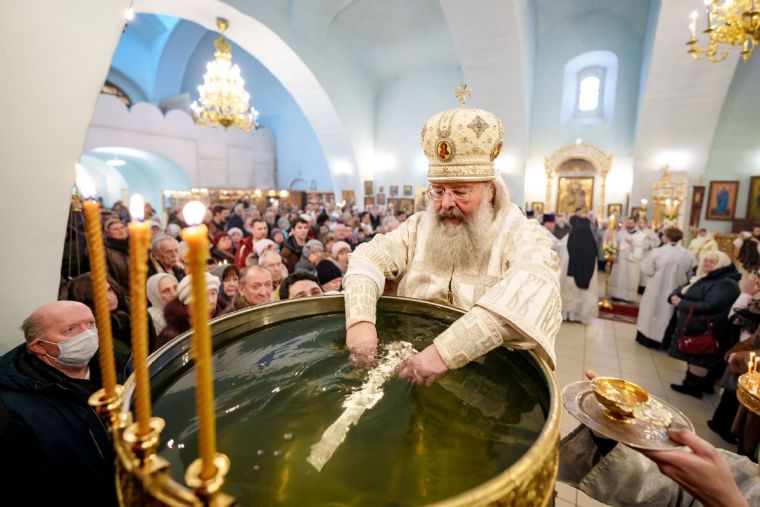 В праздник Крещения Господня митрополит Кирилл совершил Литургию в Богоявленском соборе Казани