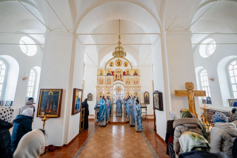 Митрополит Кирилл совершил Литургию в Вознесенском Макарьевском монастыре