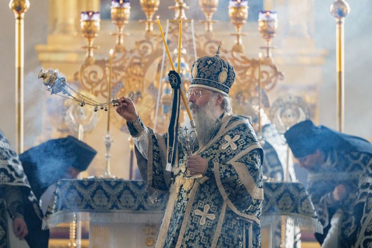 Митрополит Кирилл совершил в Казанском кафедральном соборе первую в этом году Литургию Преждеосвящённых Даров