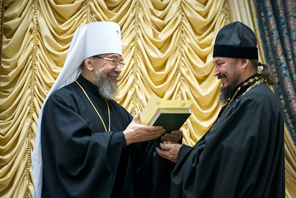 Руководители воскресных школ получили сертификаты и дипломы