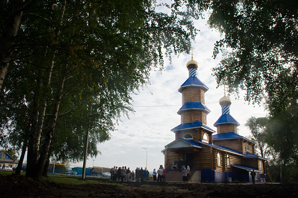 В селе Ленино освящен новый храм