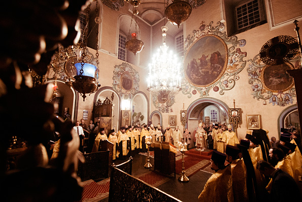 Митрополит Феофан совершил всенощное бдение в Петропавловском соборе города Казани