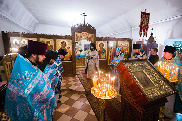 В праздник Введения во храм Богородицы престольные торжества состоялись в Введенском Кизическом монастыре Казани