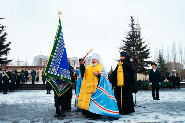 Глава митрополии освятил знамя Управления Федеральной службы судебных приставов по Республике Татарстан