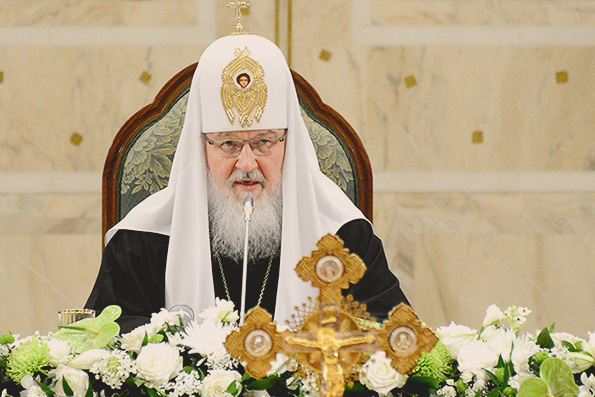 Патриарх Кирилл: Грубое отношение к заходящим в храм людям недопустимо