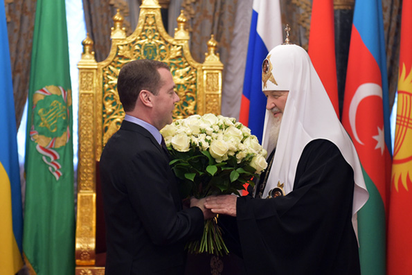 Дмитрий Медведев: продолжим выстраивать отношения с Церковью «в таком же ключе»