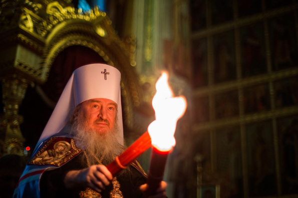 Митрополит Феофан совершил Пасхальную великую вечерню в Благовещенском соборе Казанского кремля