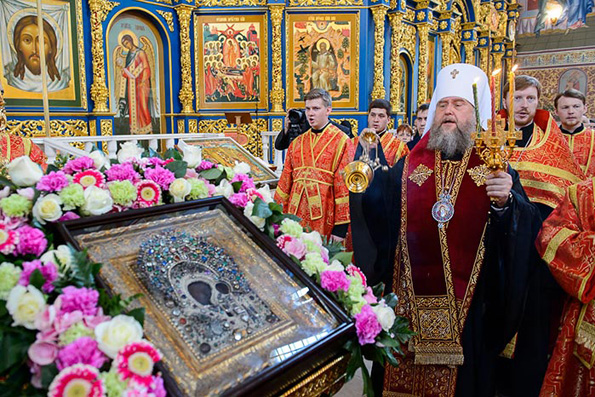 45 тысяч жителей Астаны поклонились чудотворному Казанскому образу Пресвятой Богородицы