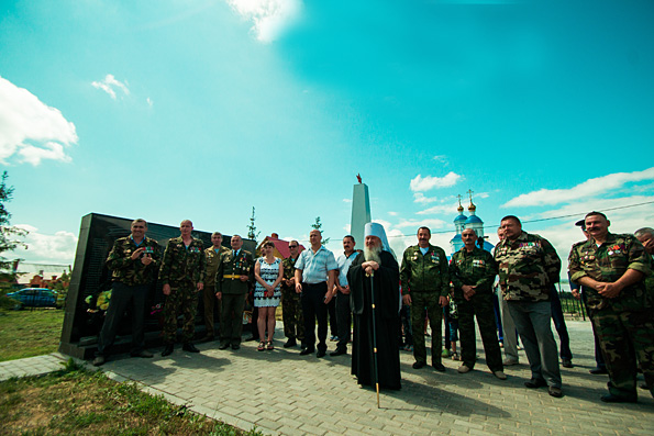 Митрополит Феофан принял участие в открытии памятника воинам-интернационалистам в селе Введенская Слобода