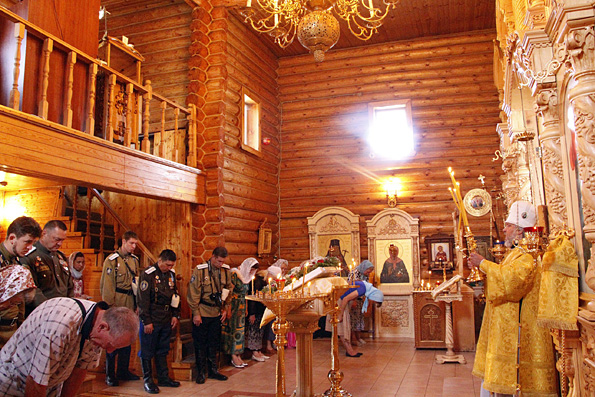 В день 50-летия Нижнекамска епископ Пармен совершил Божественную литургию в храме Романа Сладкопевца