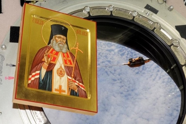 Икону Луки Крымского, около 700 раз облетевшую Землю, принесли в Новоспасский монастырь
