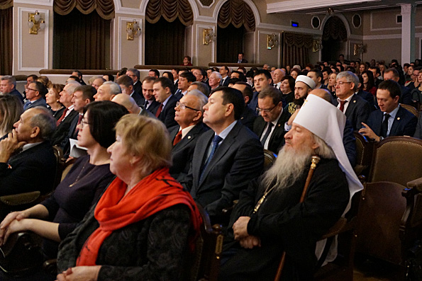 Глава Татарстанской митрополии посетил торжества по случаю 95-летия образования государственных плановых органов Татарстана