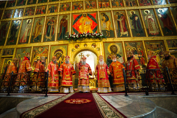 В Неделю 6-ю по Пасхе в Казанском кремле состоялось торжественное богослужение по случаю 70-летия митрополита Феофана