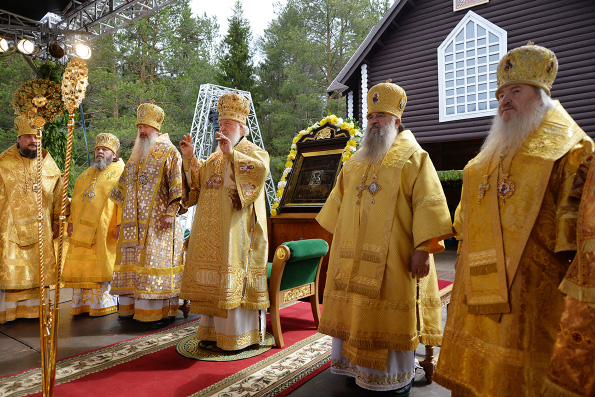 Предстоятель Русской Православной Церкви возглавил Великорецкий крестный ход