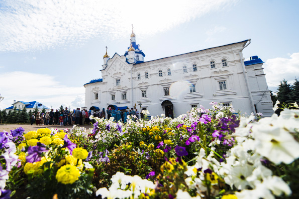 Престольные торжества состоялись в Успенском Зилантовом и Свияжском Богородице-Успенском монастырях Казанской епархии