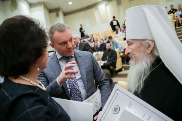 Глава Татарстанской митрополии выступил на круглом столе, посвященном двадцатилетию закона «О свободе совести и о религиозных объединениях»