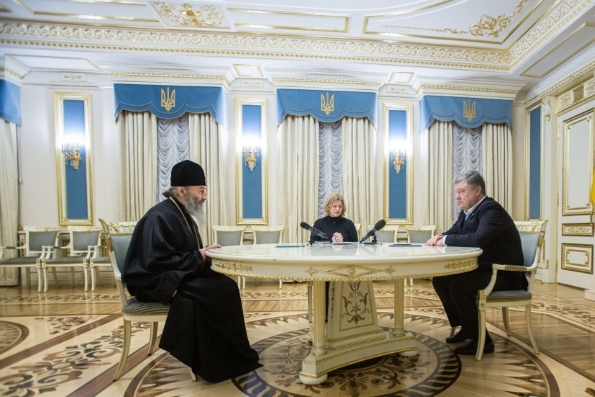 Президент Украины благодарен Украинской Церкви за помощь в обмене пленными