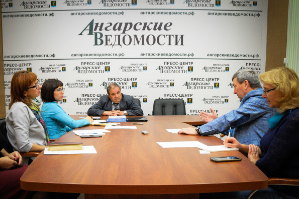 Представитель Казанской епархии провел встречу в пресс-центре газеты «Ангарские ведомости»