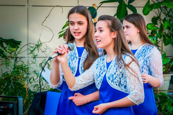 Православный молодежный ансамбль «Надежда» выступил с концертом в Госпитале для ветеранов войн