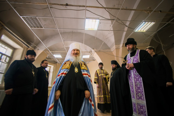 В день памяти священномученика Гермогена состоялось первое богослужение в воссоздаваемом Николо-Гостинодворском храме Казани