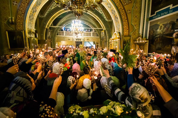 В канун праздника Входа Господня в Иерусалим митрополит Феофан возглавил всенощное бдение в Никольском соборе Казани