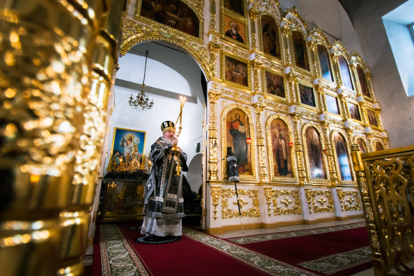 В Великую Среду митрополит Феофан совершил Литургию Преждеосвященных Даров в Богоявленском соборе Казани