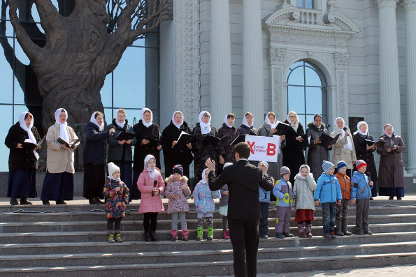 Воспитанники казанских воскресных школ провели совместное пасхальное мероприятие в центре города