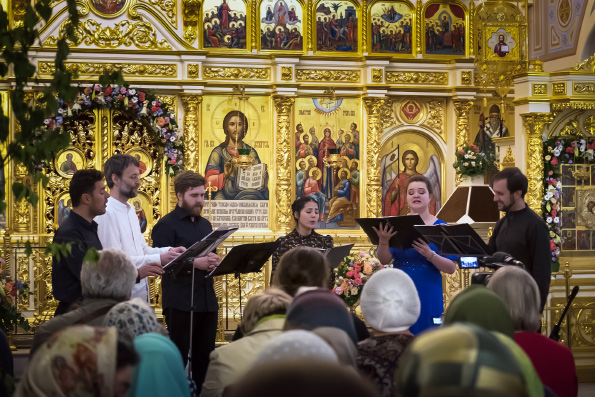 В Духосошественском храме Казани прошел концерт ансамбля духовной музыки «Хронос»