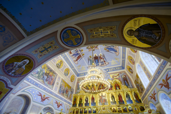 В Духосошественском храме Казани завершилась роспись интерьеров