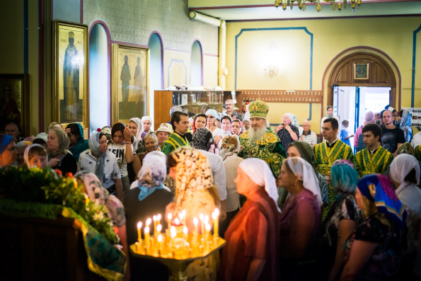 В канун дня памяти преподобного Сергия Радонежского митрополит Феофан совершил всенощное бдение в Сергиевском храме Казани