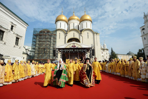 В день 1030-летия Крещения Руси в Московском Кремле состоялась Литургия под открытым небом