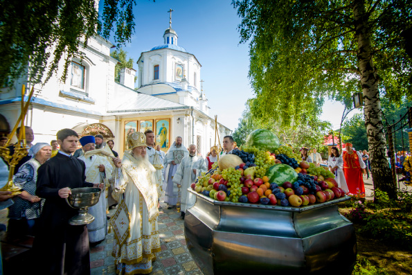 В праздник Преображения Господня митрополит Феофан возглавил престольные торжества в храме села Большие Кабаны