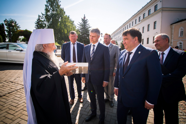 В Благовещенском соборе Казани митрополит Феофан приветствовал гендиректора ОАО «РЖД» Олега Белозерова