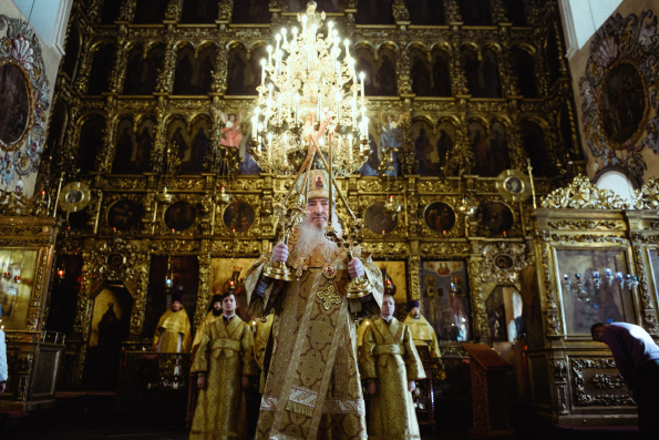 В Неделю 13-ю по Пятидесятнице митрополит Феофан совершил Литургию в Петропавловском соборе Казани