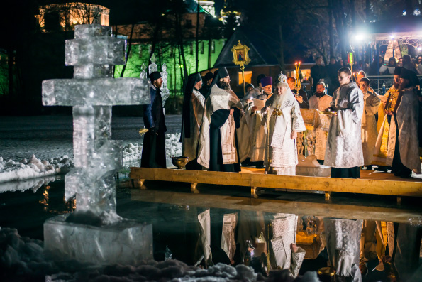 В праздник Богоявления митрополит Феофан возглавил ночное богослужение в Раифском монастыре