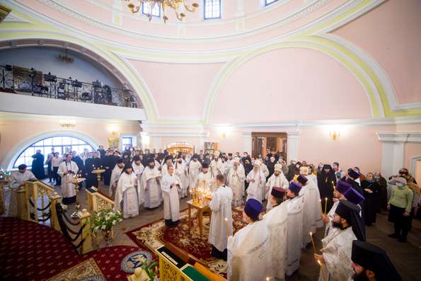 На 40-й день по кончине митрополита Феофана в Казани состоялись заупокойные богослужения