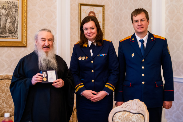 Митрополит Феофан награждён медалью Следственного комитета России