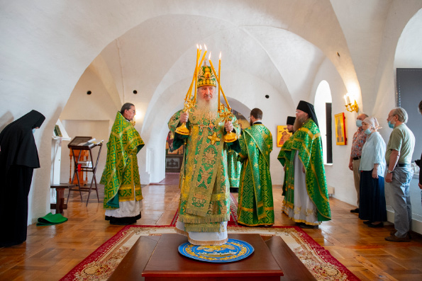 Митрополит Феофан возглавил празднование памяти преподобного Сергия Радонежского в Свияжском монастыре