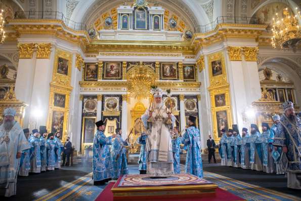 Предстоятель Русской Церкви освятил воссозданный собор на месте явления Казанской иконы Божией Матери