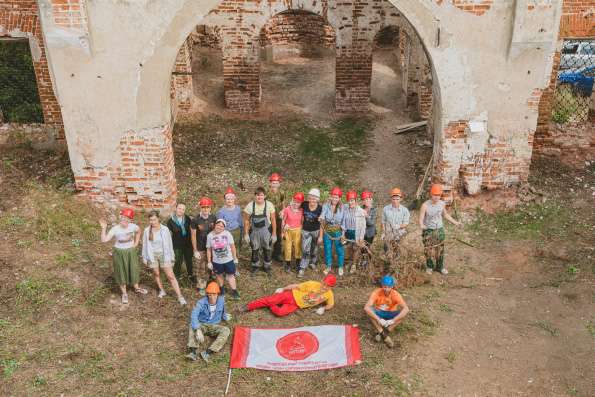 Казанские добровольцы помогают сохранить и возродить заброшенные храмы Татарстана