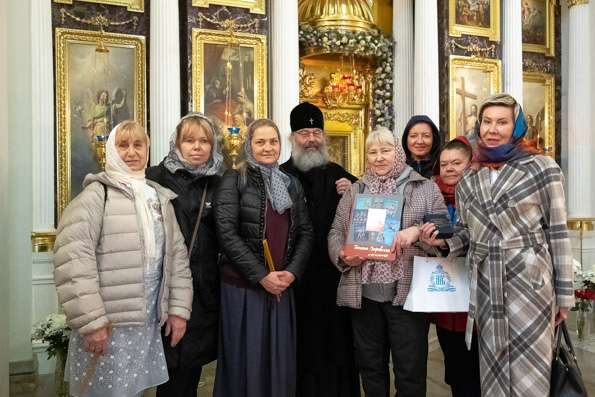 Воссозданный Казанский собор посетили тренеры сборной России по синхронному плаванию 