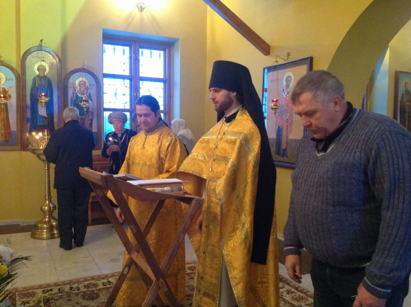 День памяти свт. Николая в храме святого апостола Андрея Первозванного с. Борок (фото)