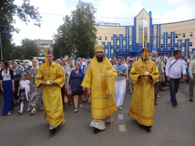Епископ Мефодий возглавил торжества, посвященные 1025-летию Крещения Руси в Лениногорске (фото)
