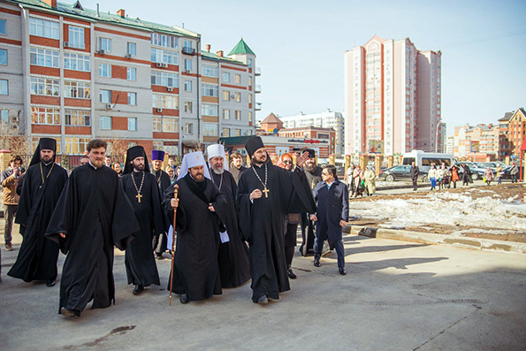 Объединяет — вера