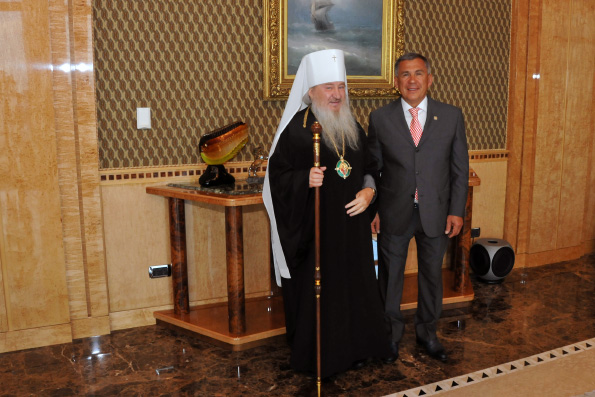 Рустам Минниханов встретился с митрополитом Казанским и Татарстанским Феофаном