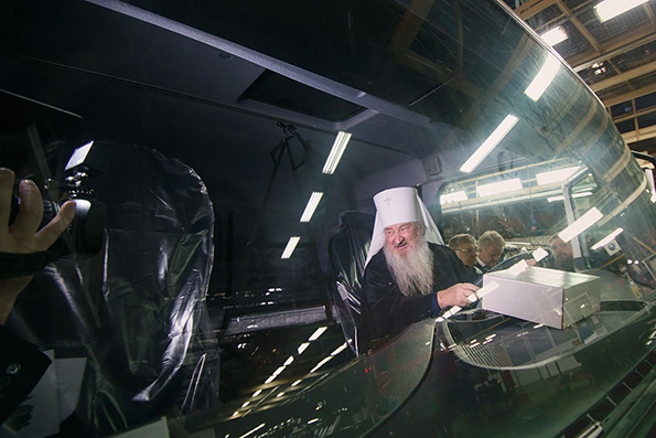 Митрополит Феофан: «Вперед, Россия на КАМАЗах!»