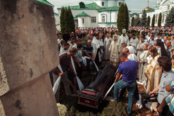 В Раифском Богородицком монастыре простились с новопреставленным наместником обители архимандритом Всеволодом (Захаровым)