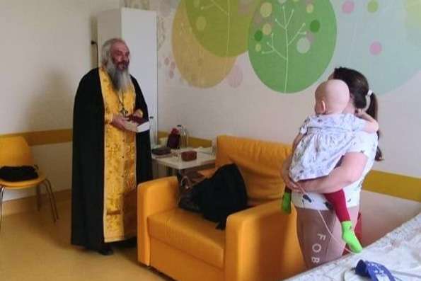 В молельной комнате отделения онкогематологии ДРКБ совершён молебен
