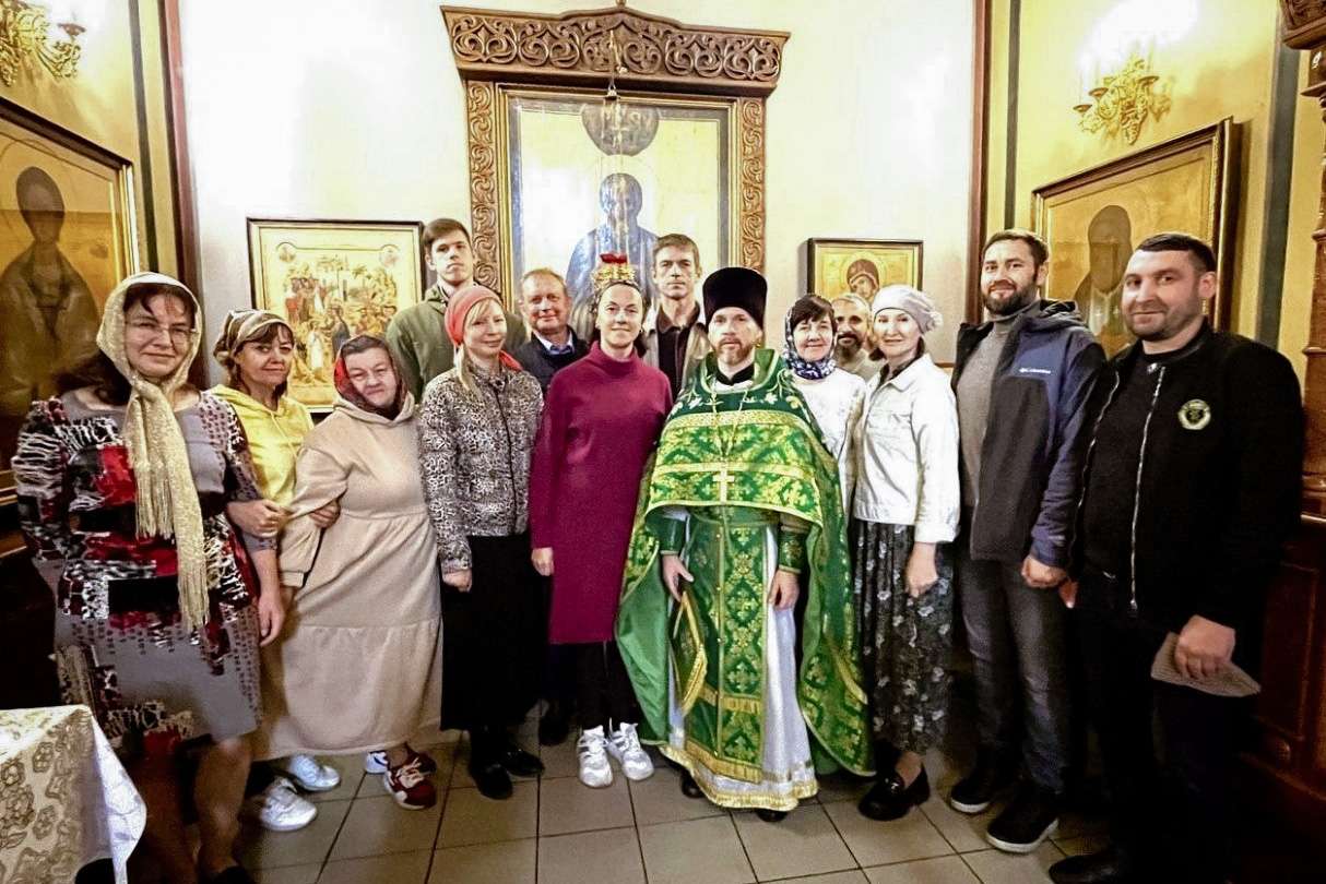 В храме преподобного Сергия Радонежского в городе Казани совершена Литургия с сурдопереводом